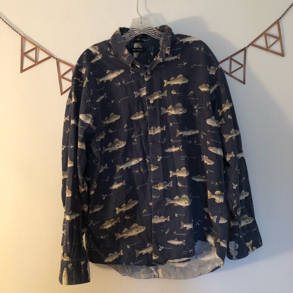 ~vintage Nautica men’s fishing button down (L)~